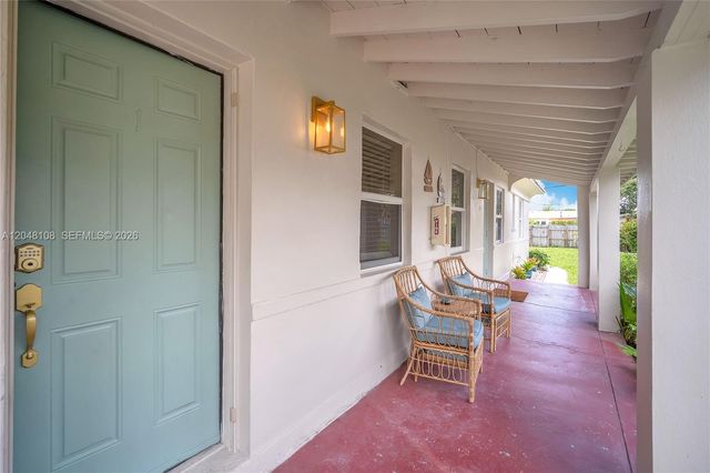 261 SW 15th St 2, Dania Beach, FL 33004