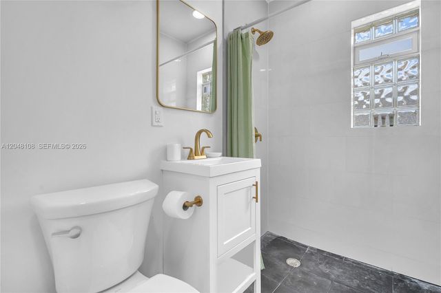 261 SW 15th St 2, Dania Beach, FL 33004
