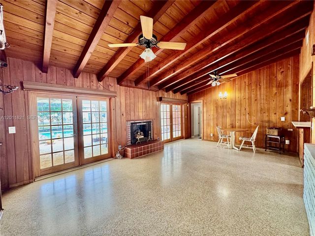 434 NW 20th St, Homestead, FL 33030