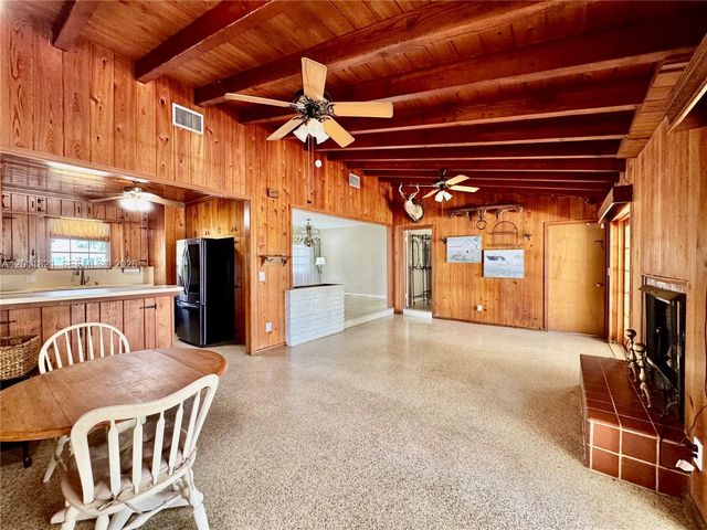 434 NW 20th St, Homestead, FL 33030