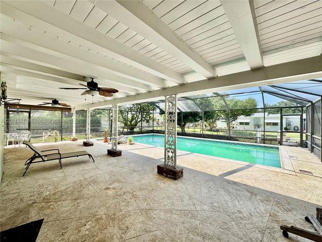 434 NW 20th St, Homestead, FL 33030