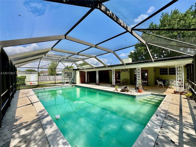 434 NW 20th St, Homestead, FL 33030