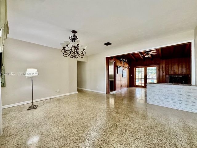 434 NW 20th St, Homestead, FL 33030