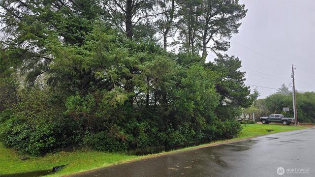 248 Wishkah Street, Ocean Shores, WA 98569