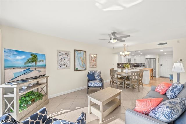 671 E Gulf DR 2C2, Sanibel, FL 33957