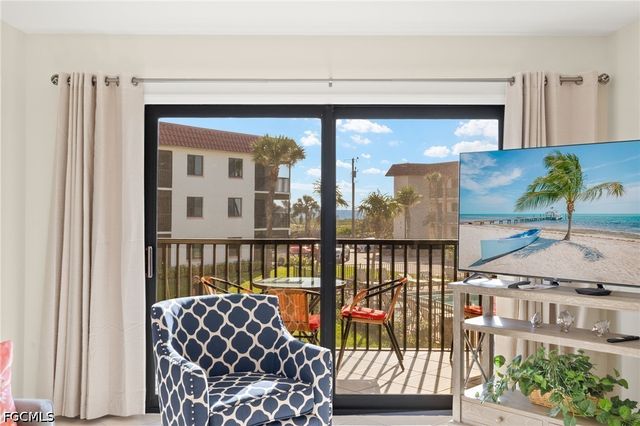 671 E Gulf DR 2C2, Sanibel, FL 33957