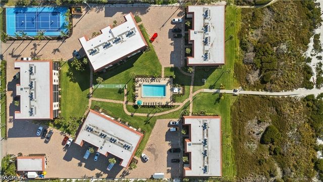 671 E Gulf DR 2C2, Sanibel, FL 33957