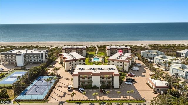 671 E Gulf DR 2C2, Sanibel, FL 33957