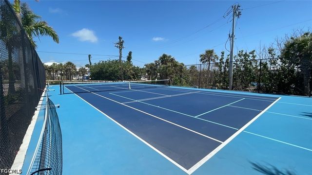 671 E Gulf DR 2C2, Sanibel, FL 33957