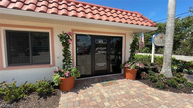 671 E Gulf DR 2C2, Sanibel, FL 33957