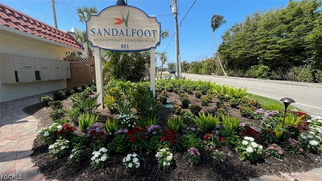 671 E Gulf DR 2C2, Sanibel, FL 33957