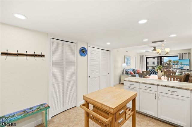 671 E Gulf DR 2C2, Sanibel, FL 33957