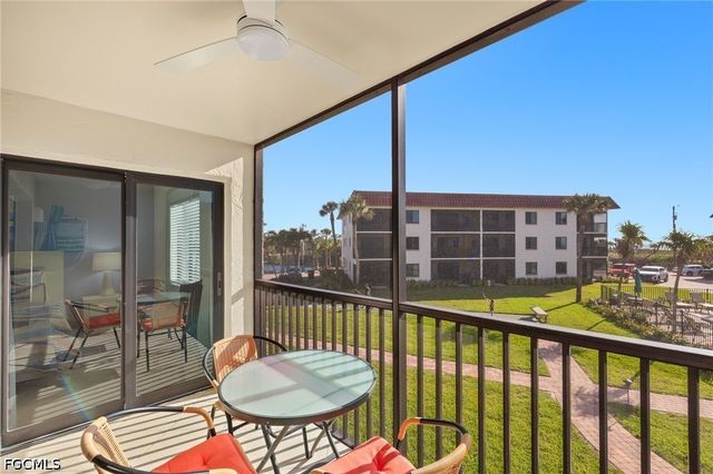 671 E Gulf DR 2C2, Sanibel, FL 33957