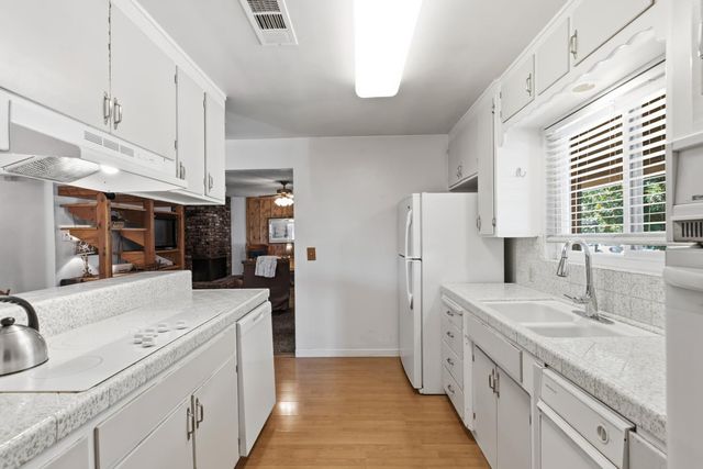 2016 Shushan Dr, Ceres, CA 95307