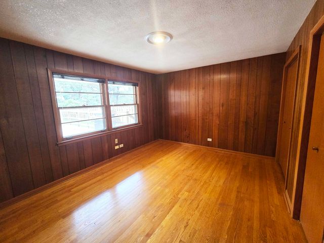 9605 S Kolin Avenue, Oak Lawn, IL 60453