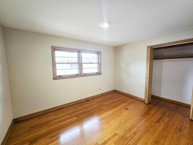 9605 S Kolin Avenue, Oak Lawn, IL 60453