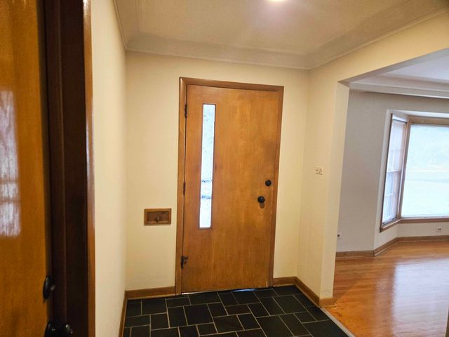 9605 S Kolin Avenue, Oak Lawn, IL 60453