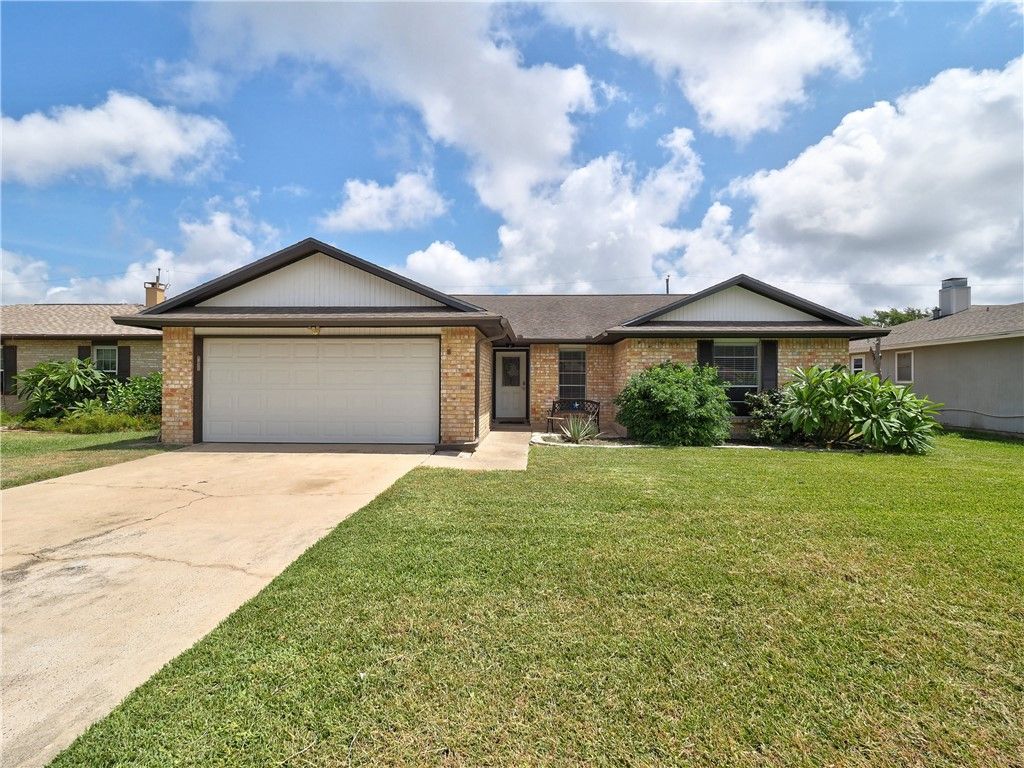 214 Portsmouth Dr, Corpus Christi, TX 78418 — exterior