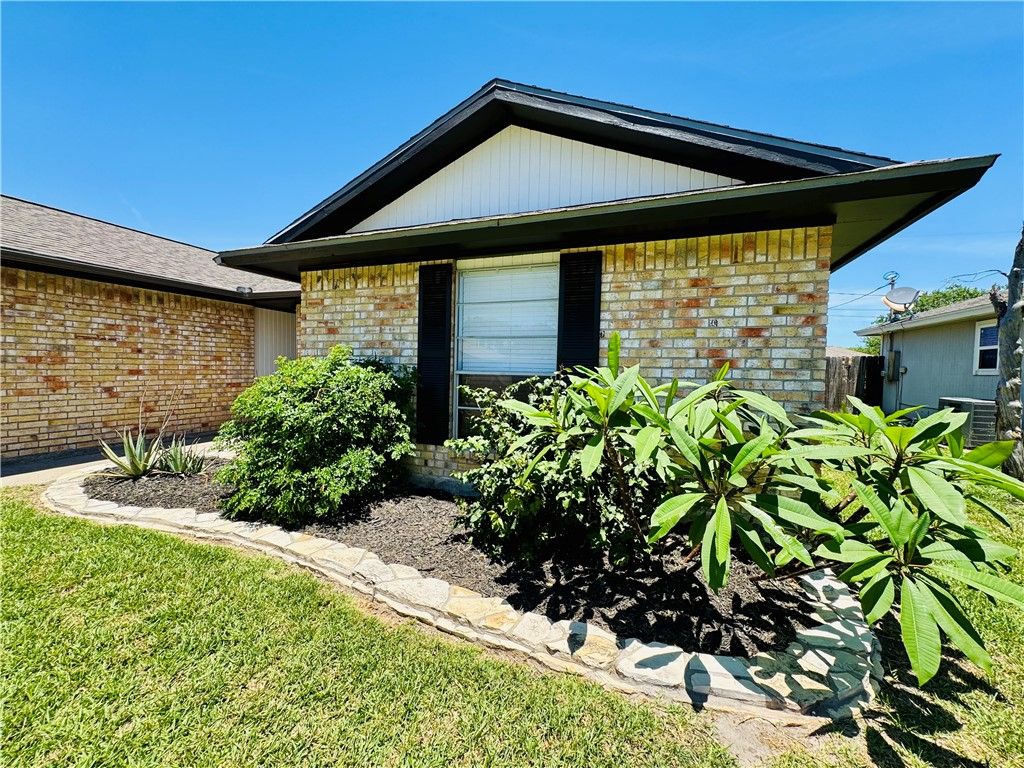 214 Portsmouth Dr, Corpus Christi, TX 78418 — photo 3