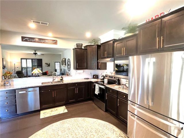 5709 Grapewood Street, Hoschton, GA 30548