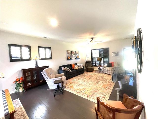 5709 Grapewood Street, Hoschton, GA 30548
