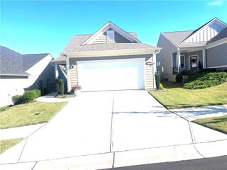 5709 Grapewood Street, Hoschton, GA 30548
