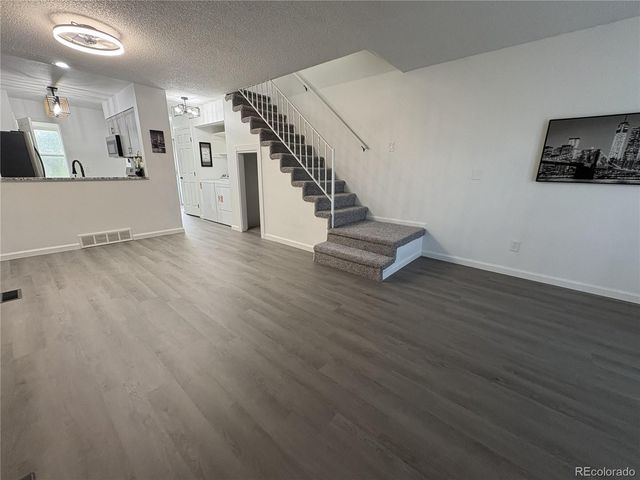 2280 S Jasper Way B, Aurora, CO 80013