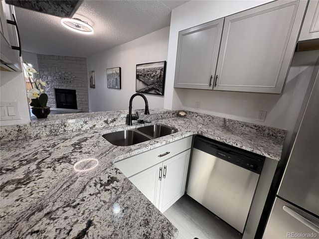 2280 S Jasper Way B, Aurora, CO 80013