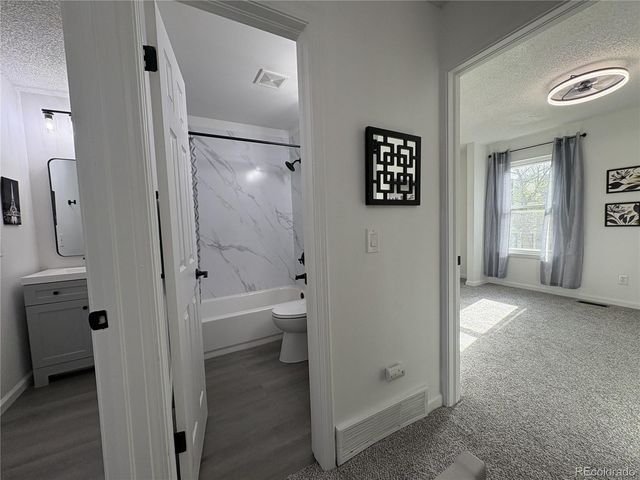 2280 S Jasper Way B, Aurora, CO 80013