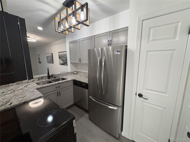 2280 S Jasper Way B, Aurora, CO 80013