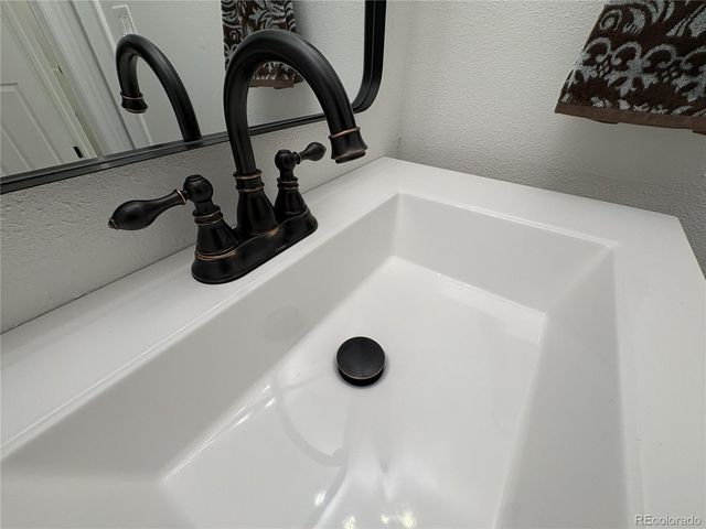 2280 S Jasper Way B, Aurora, CO 80013