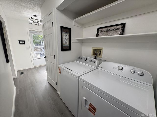 2280 S Jasper Way B, Aurora, CO 80013