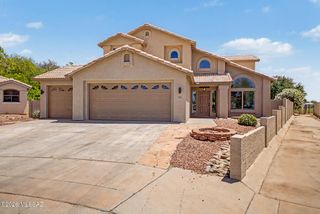 8245 N Greys Place, Tucson, AZ 85743
