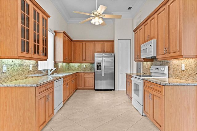 6823 Fabiano Cir, Boynton Beach, FL 33437