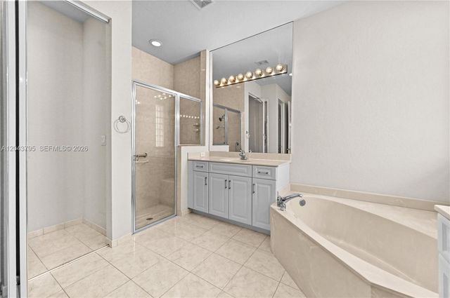 6823 Fabiano Cir, Boynton Beach, FL 33437