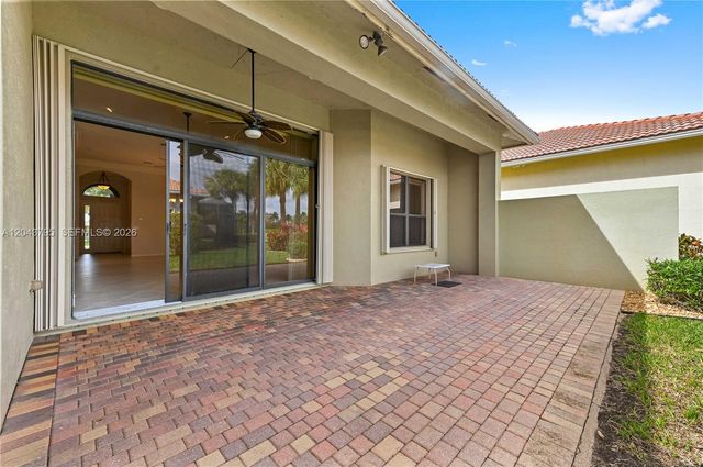 6823 Fabiano Cir, Boynton Beach, FL 33437