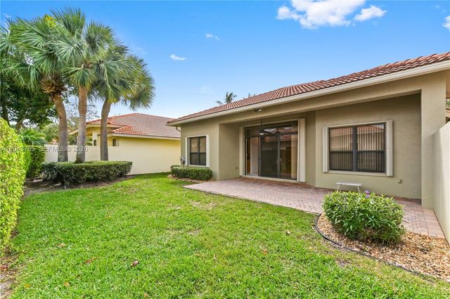 6823 Fabiano Cir, Boynton Beach, FL 33437
