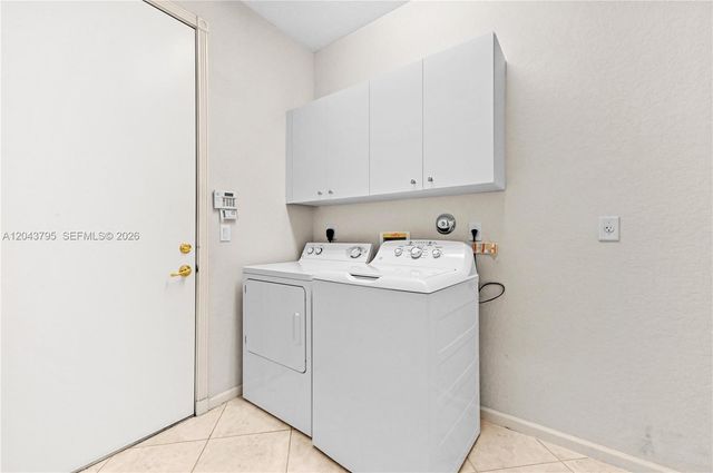 6823 Fabiano Cir, Boynton Beach, FL 33437
