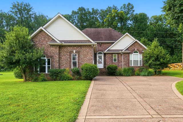 807 Cottonwood Ct, Springfield, TN 37172