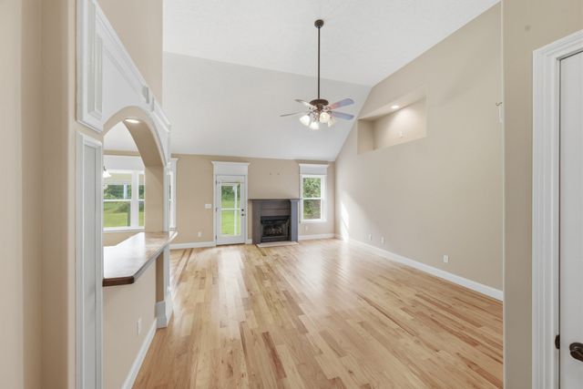 807 Cottonwood Ct, Springfield, TN 37172