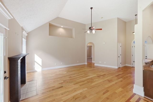 807 Cottonwood Ct, Springfield, TN 37172