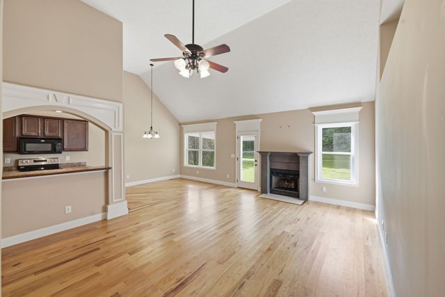 807 Cottonwood Ct, Springfield, TN 37172