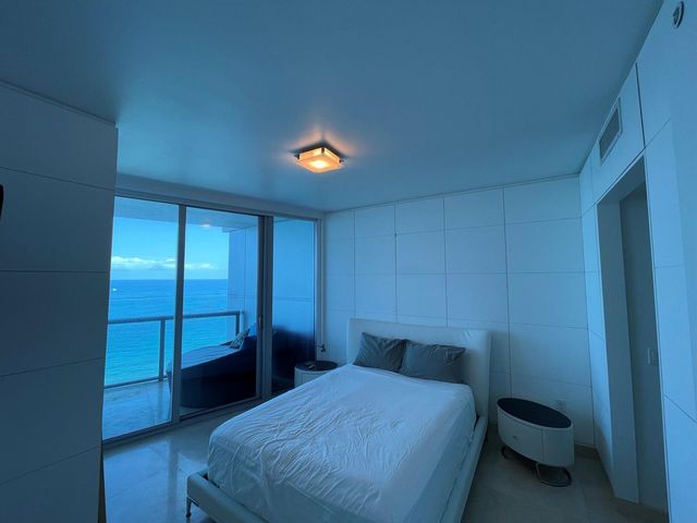 17001 Collins Avenue Unit 1806, Sunny Isles Beach, FL 33160