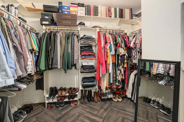 105 Graystone LN, Georgetown, TX 78633