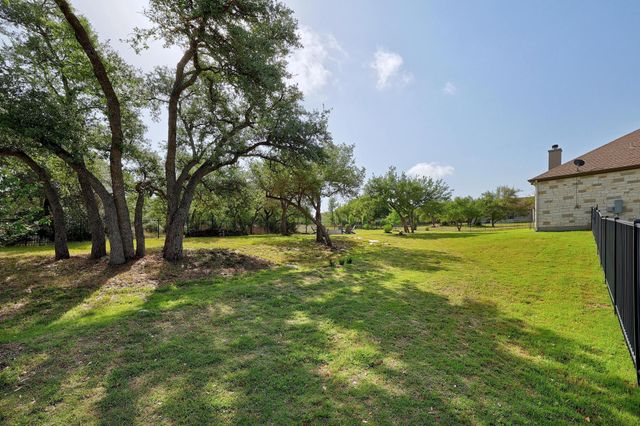 105 Graystone LN, Georgetown, TX 78633