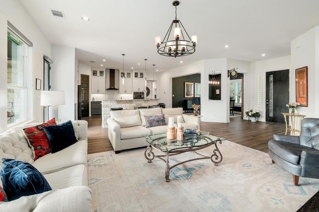 105 Graystone LN, Georgetown, TX 78633