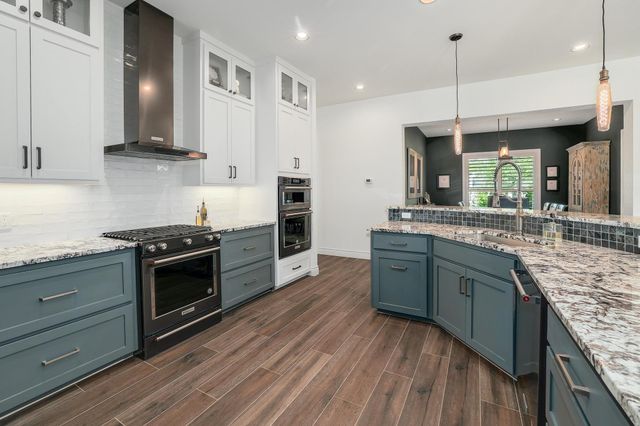 105 Graystone LN, Georgetown, TX 78633