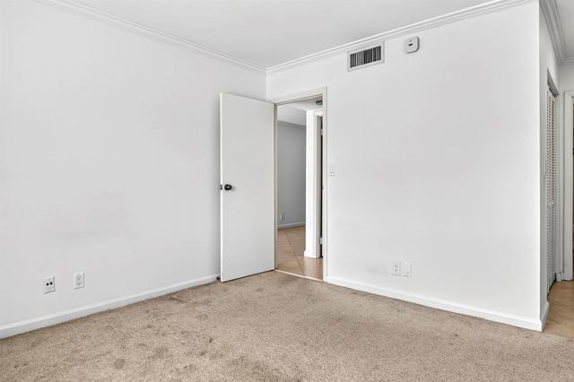 13 Jacaranda Drive 214, Plantation, FL 33324