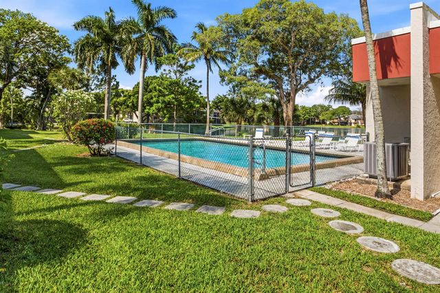 13 Jacaranda Drive 214, Plantation, FL 33324