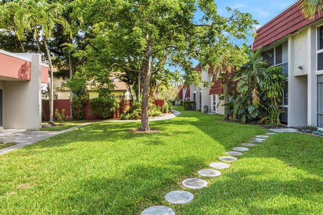 13 Jacaranda Drive 214, Plantation, FL 33324